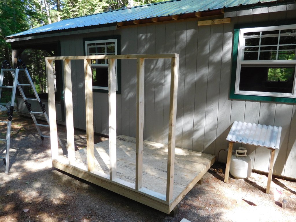 014.jpg - Walls going up
