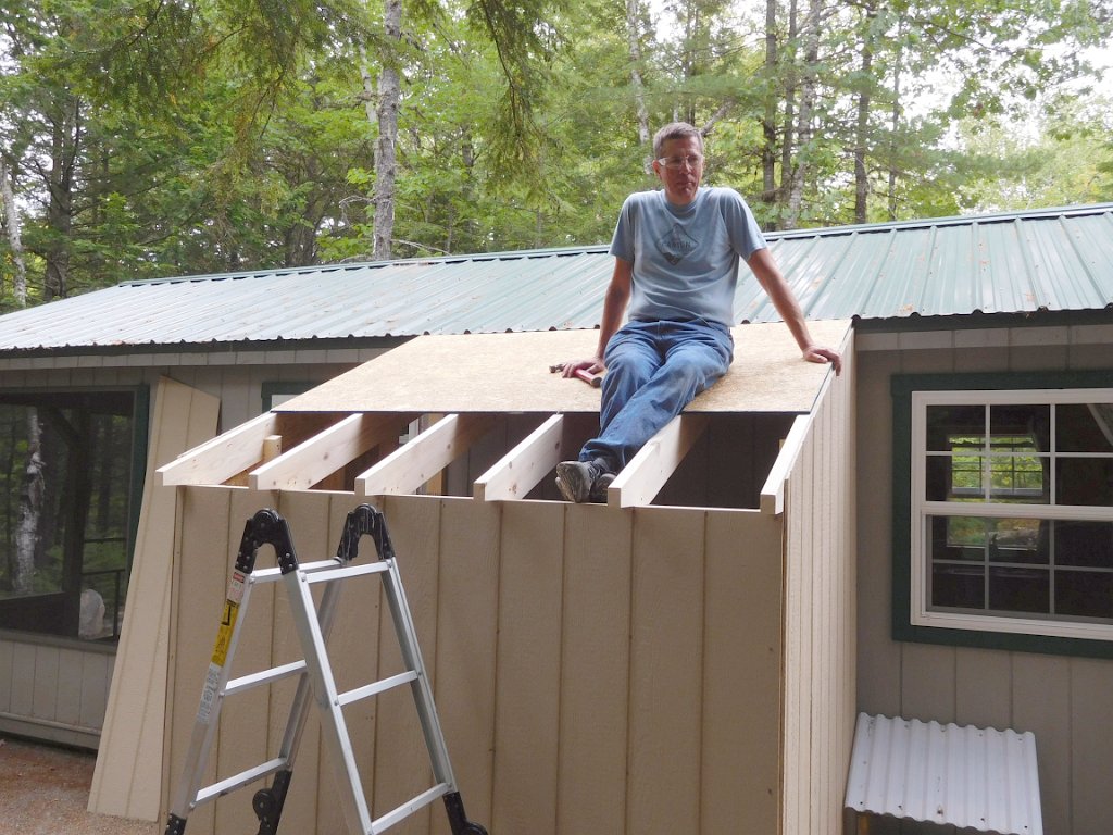 020.jpg - On to roof sheathing