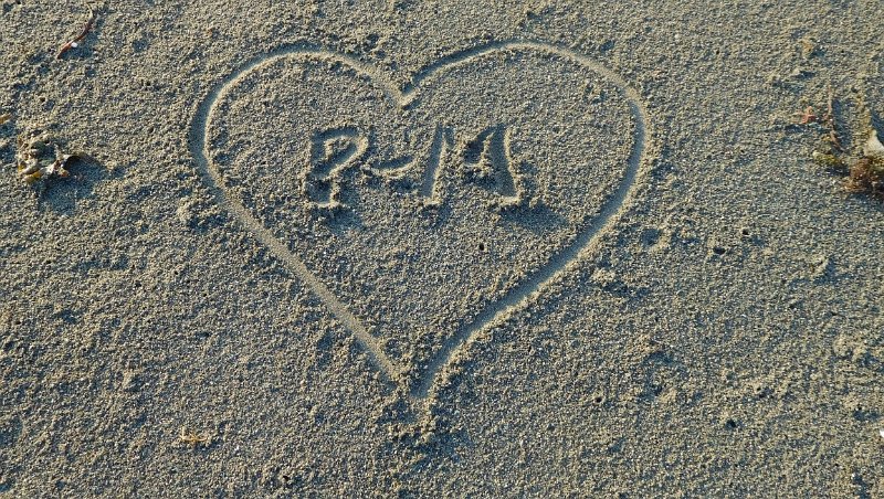 060.JPG - Note in the sand