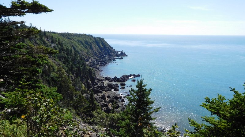 062.JPG - Rugged shore